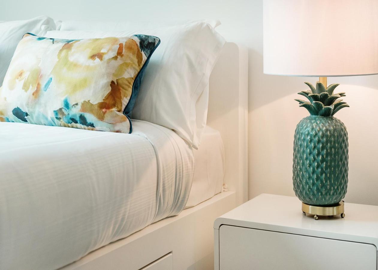 Riverside 2-Bedroom Apartments 런던 외부 사진