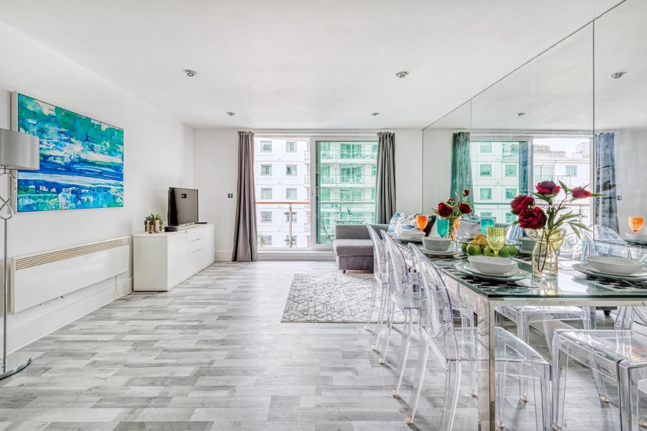 Riverside 2-Bedroom Apartments 런던 외부 사진