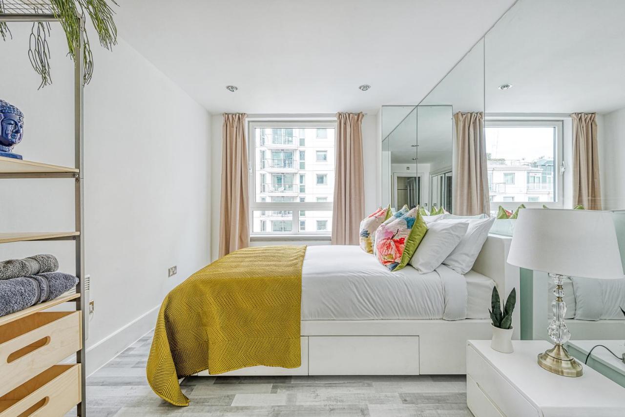 Riverside 2-Bedroom Apartments 런던 외부 사진