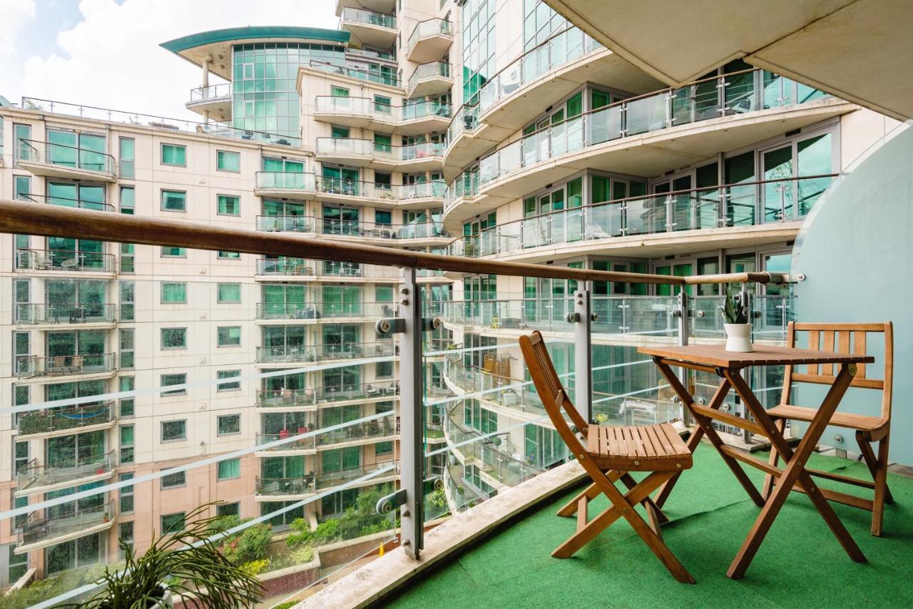 Riverside 2-Bedroom Apartments 런던 외부 사진