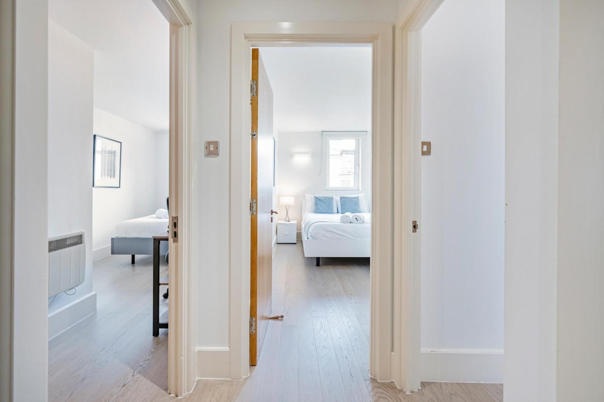 Riverside 2-Bedroom Apartments 런던 외부 사진