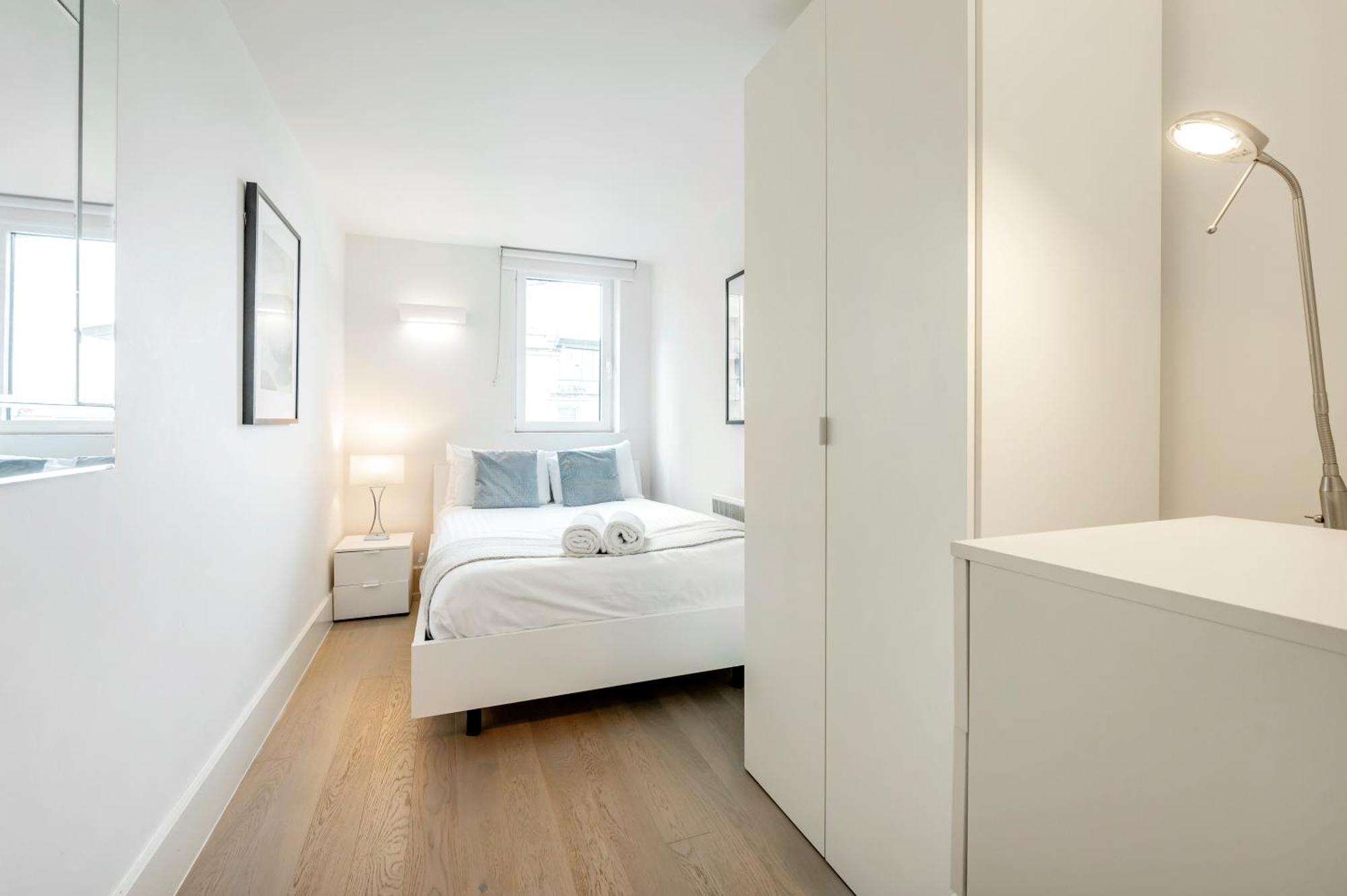 Riverside 2-Bedroom Apartments 런던 외부 사진